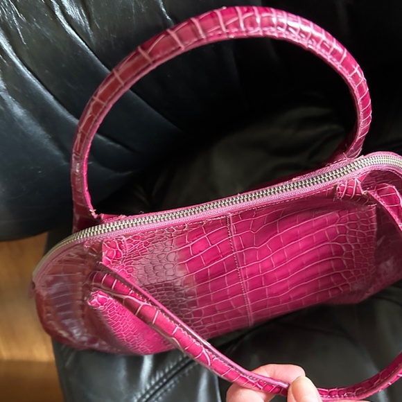 Fuchsia Leather Purse by Donna Dixon, Medium Size, Metal zipper, Brand New